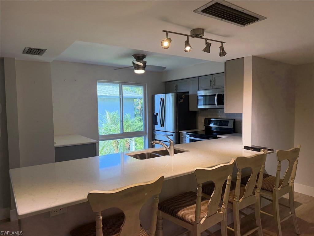 GLADES COUNTRY CLUB - Residential