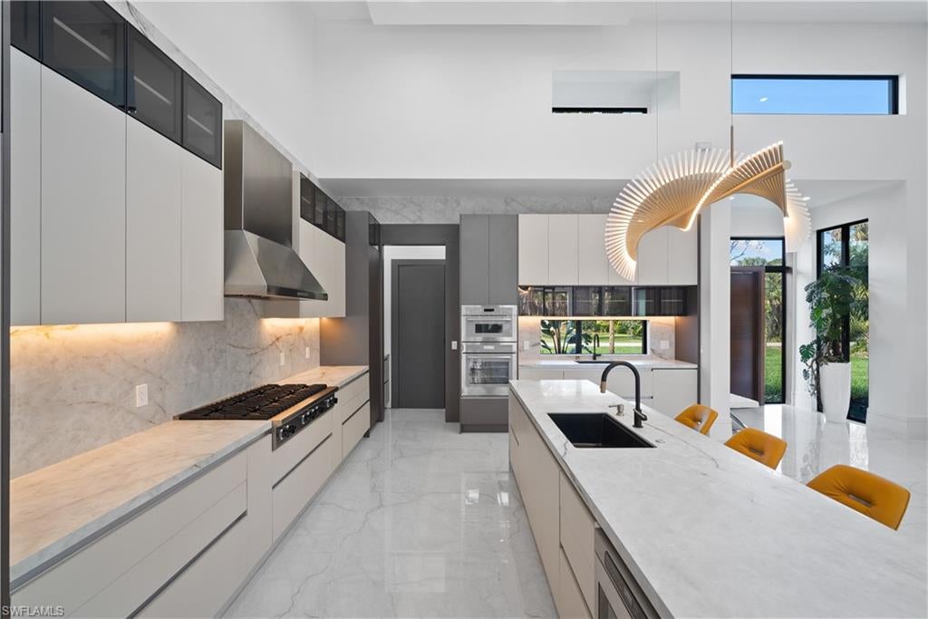 GOLDEN GATE ESTATES - Residential