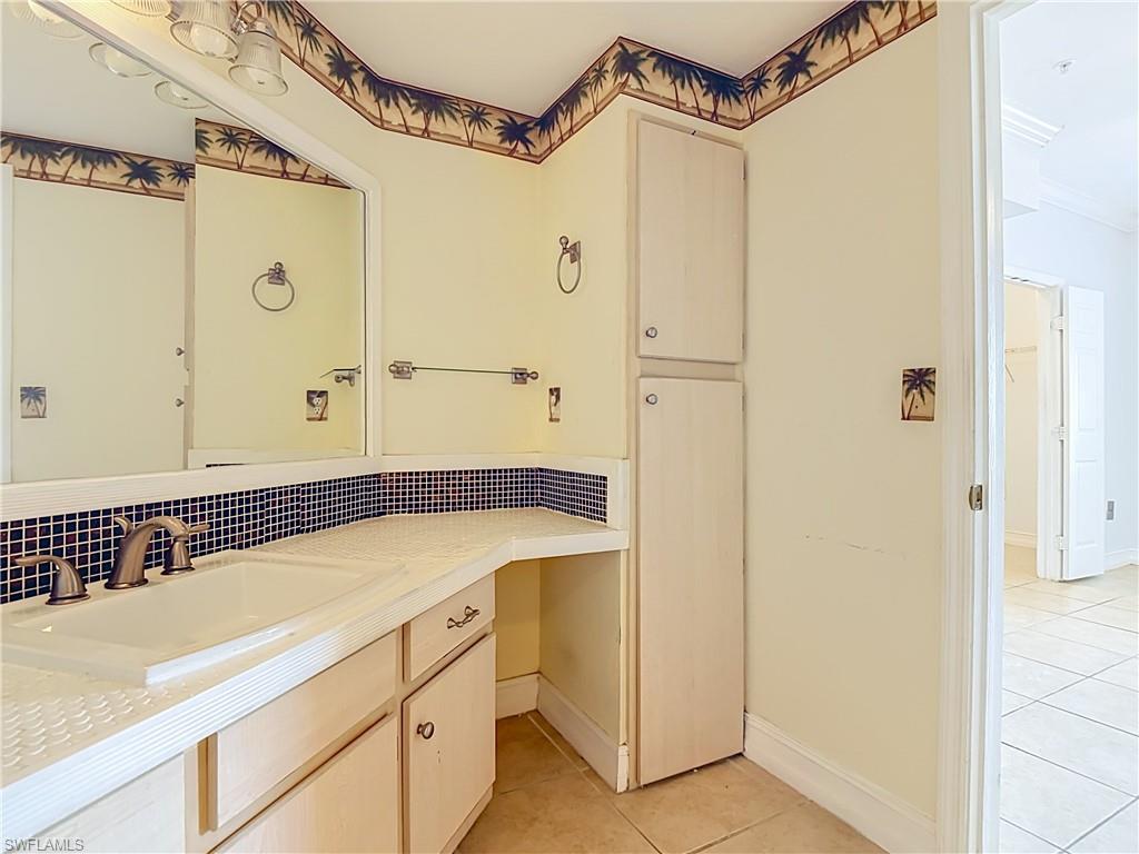 THE TIDES AT PELICAN LANDING - Residential