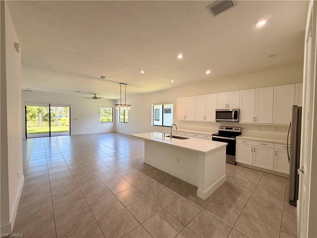 MAPLE RIDGE - Residential