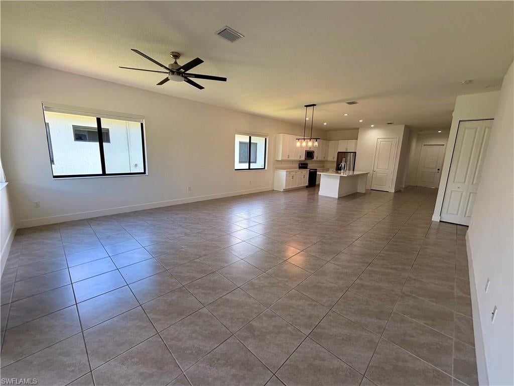 MAPLE RIDGE - Residential