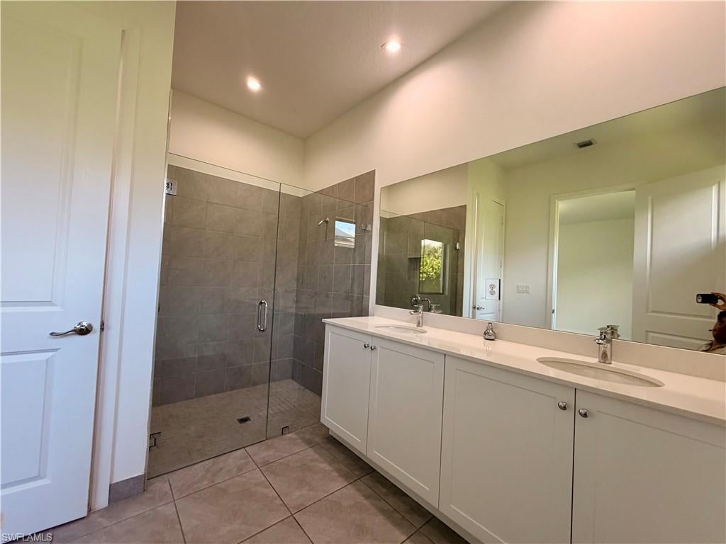 MAPLE RIDGE - Residential