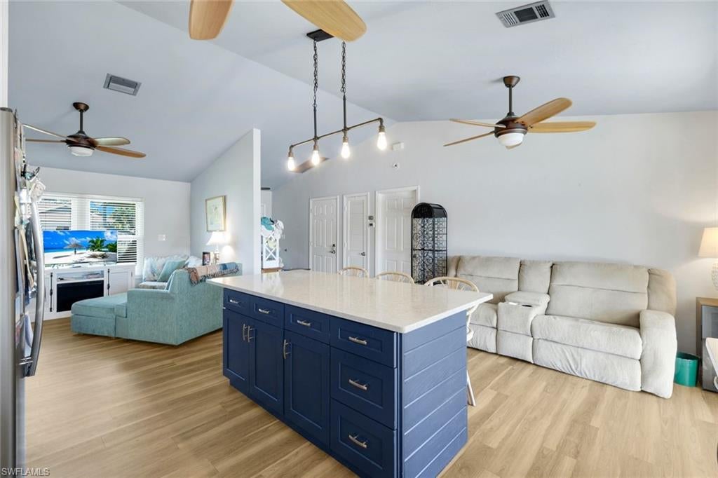 SANDY HOLLOW - Residential