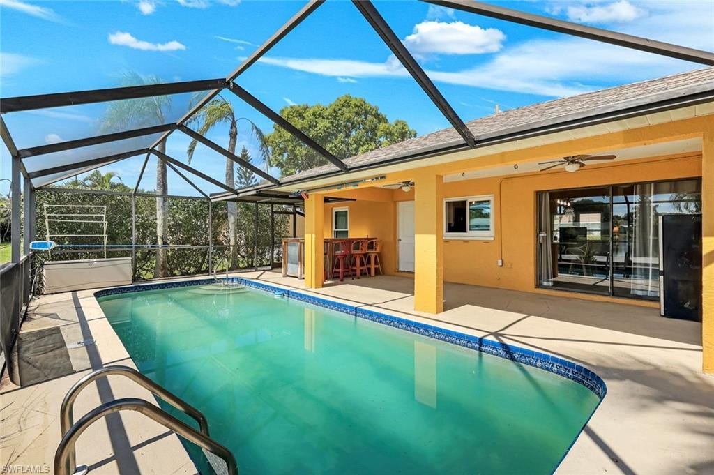 SANDY HOLLOW - Residential