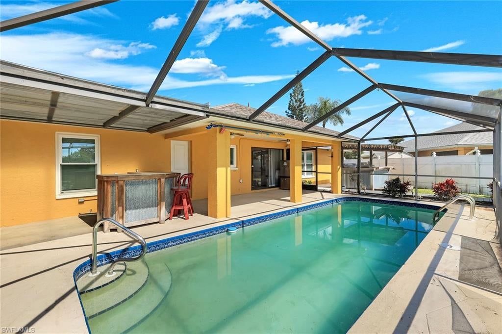 SANDY HOLLOW - Residential
