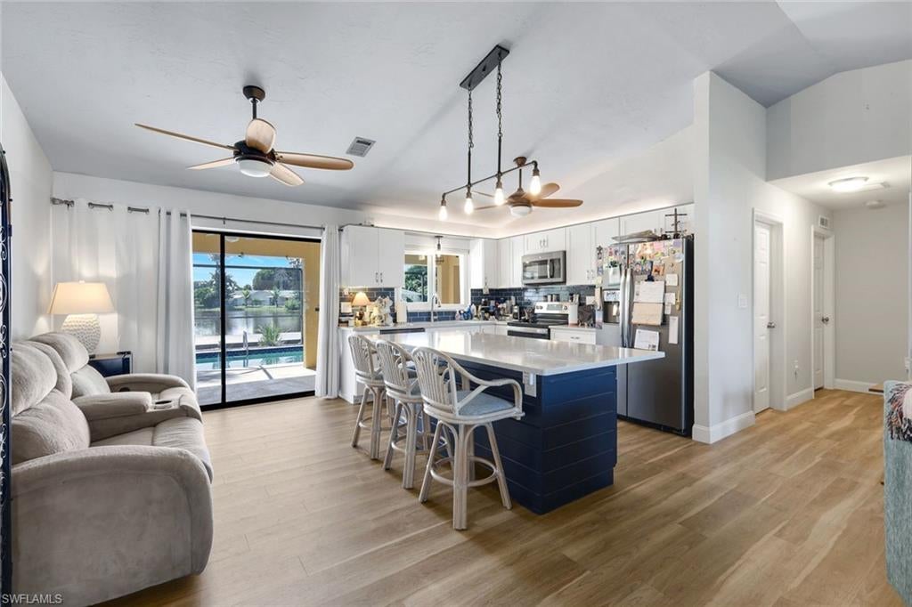 SANDY HOLLOW - Residential