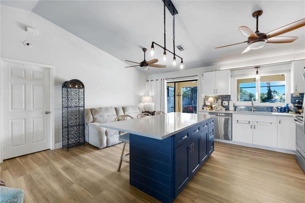 SANDY HOLLOW - Residential