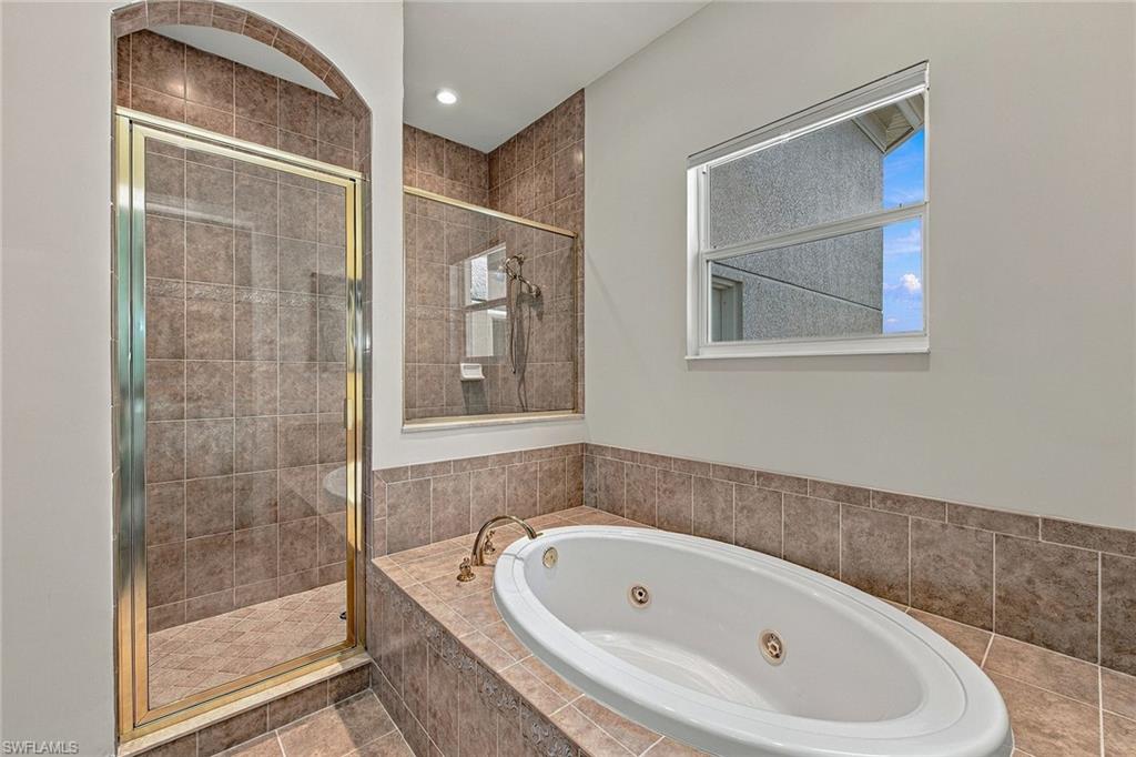 AVELLINO ISLES - Residential