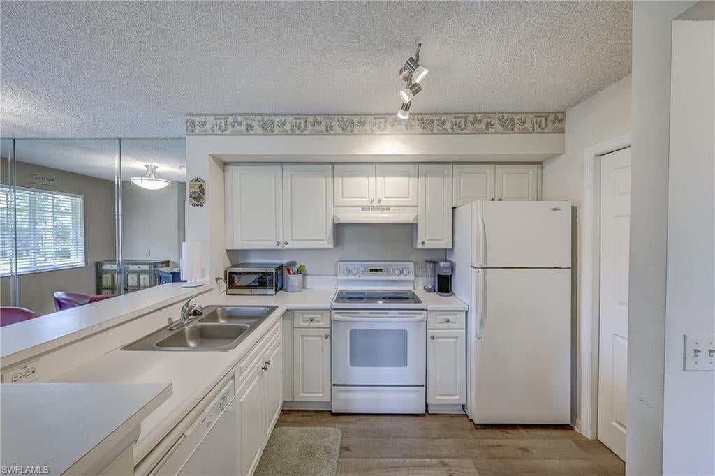 THE ENCLAVE AT NAPLES - Residential