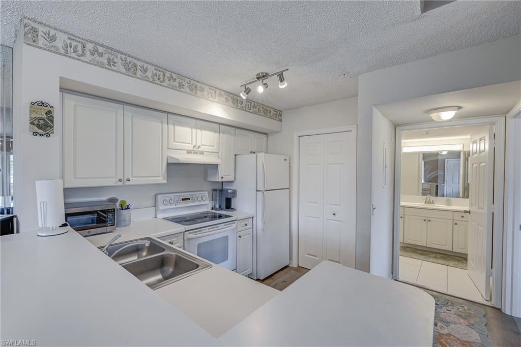 THE ENCLAVE AT NAPLES - Residential