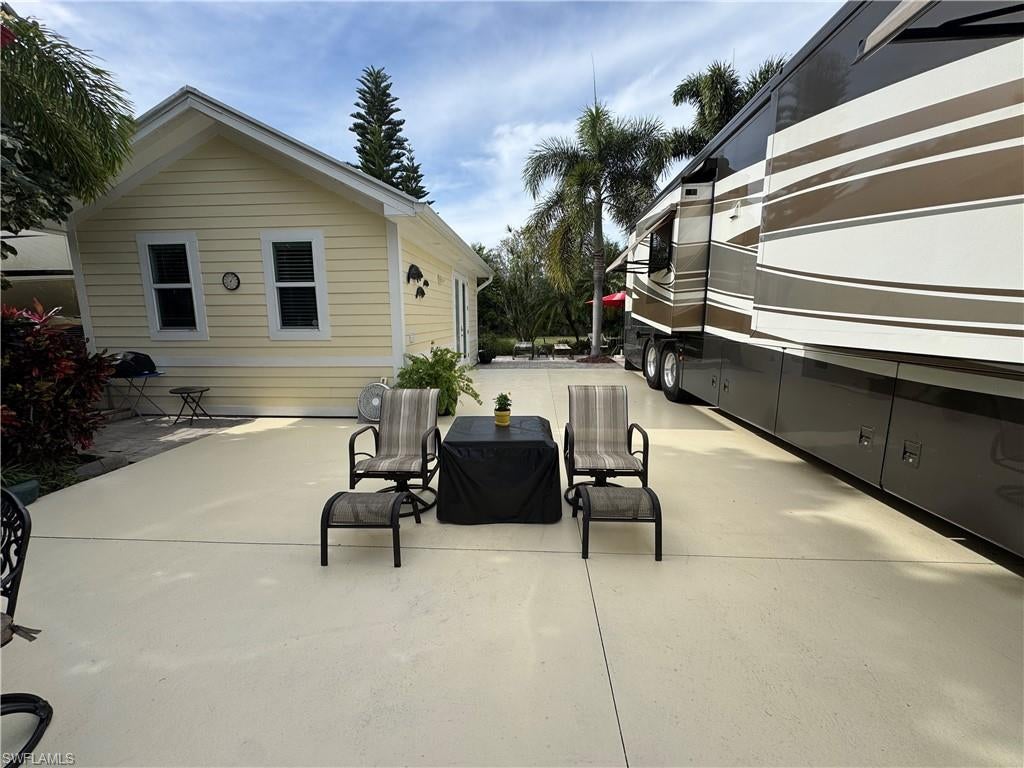 RIVERBEND MOTORCOACH RESORT - Land