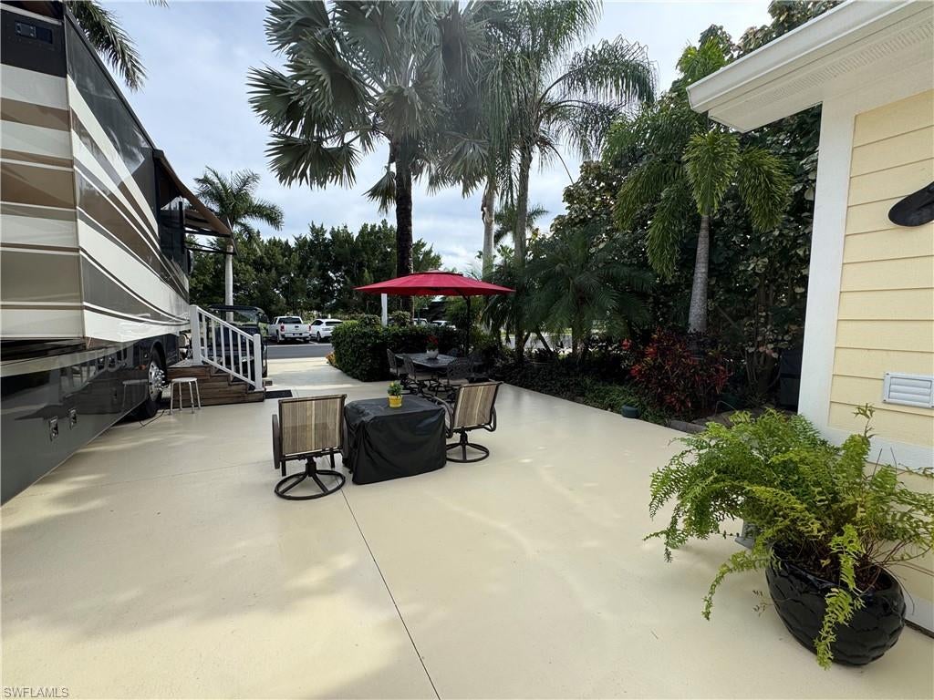 RIVERBEND MOTORCOACH RESORT - Land