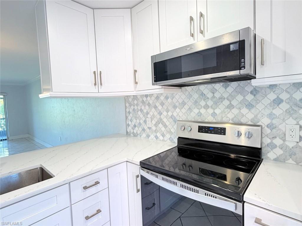 BAY POINTE YACHT & RACQUET CLUB - Residential