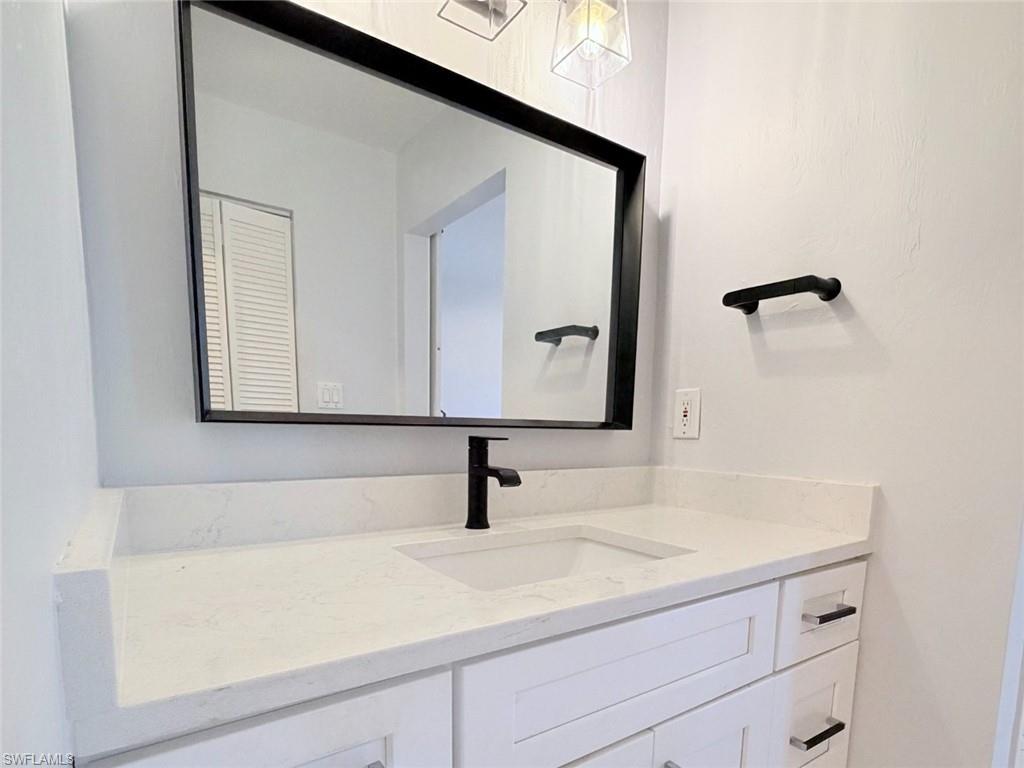 BAY POINTE YACHT & RACQUET CLUB - Residential
