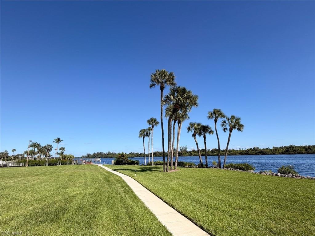 BAY POINTE YACHT & RACQUET CLUB - Residential