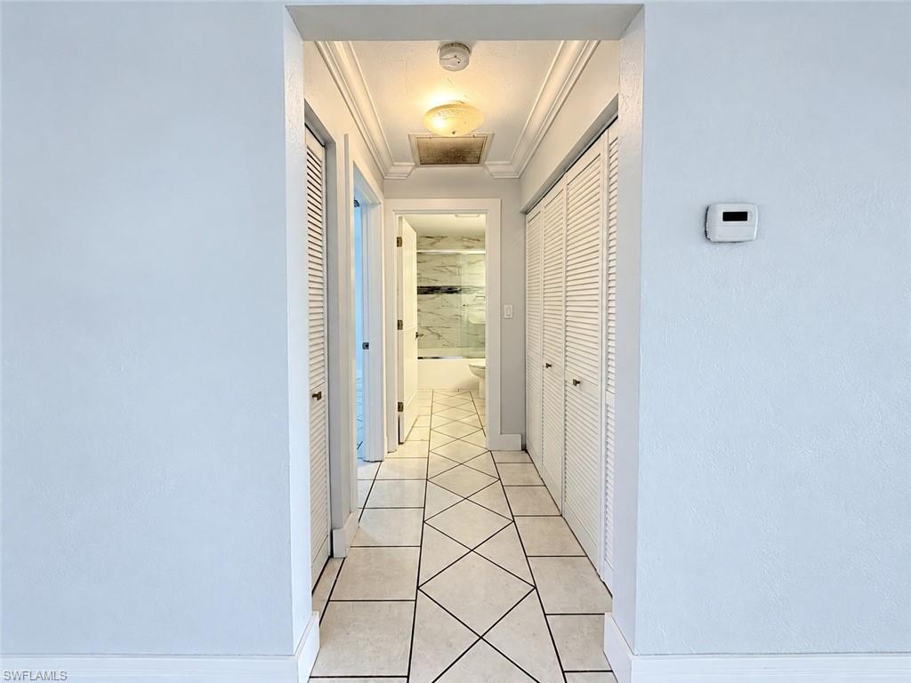 BAY POINTE YACHT & RACQUET CLUB - Residential