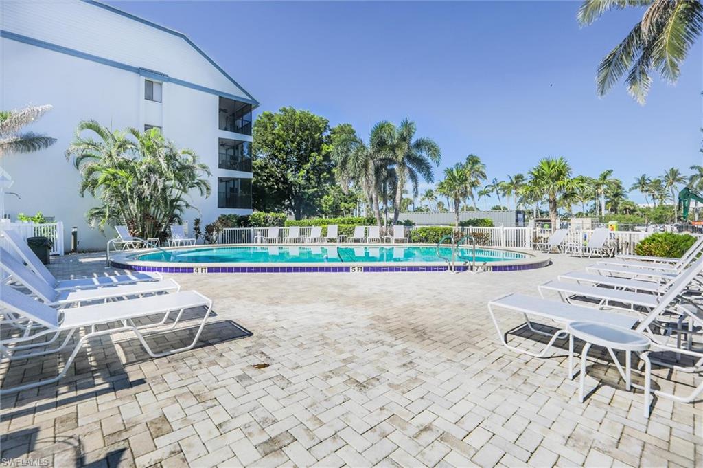 TENNIS VILLAS - Residential