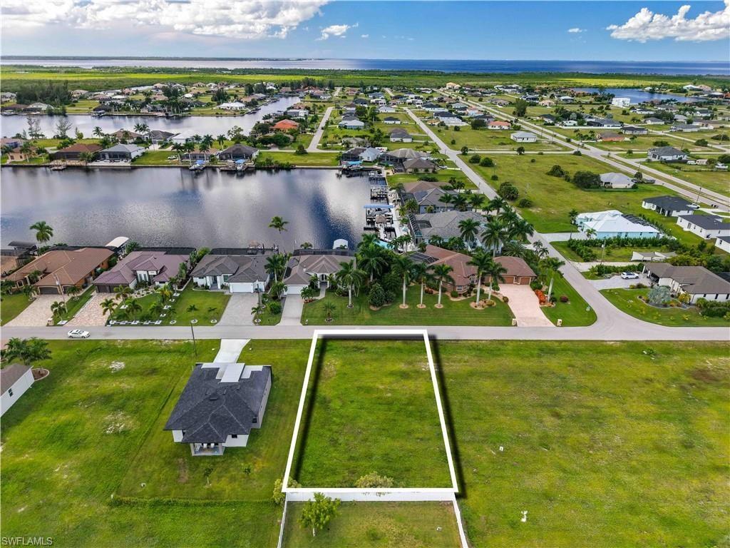 CAPE CORAL - Land