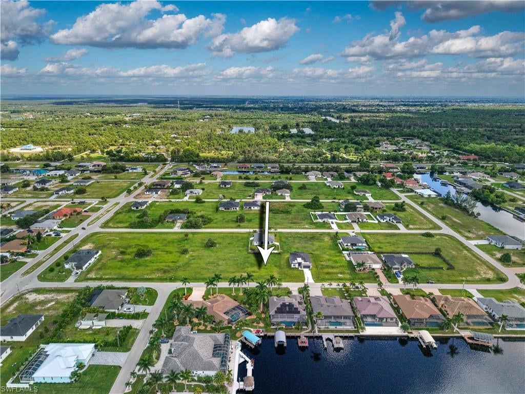 CAPE CORAL - Land