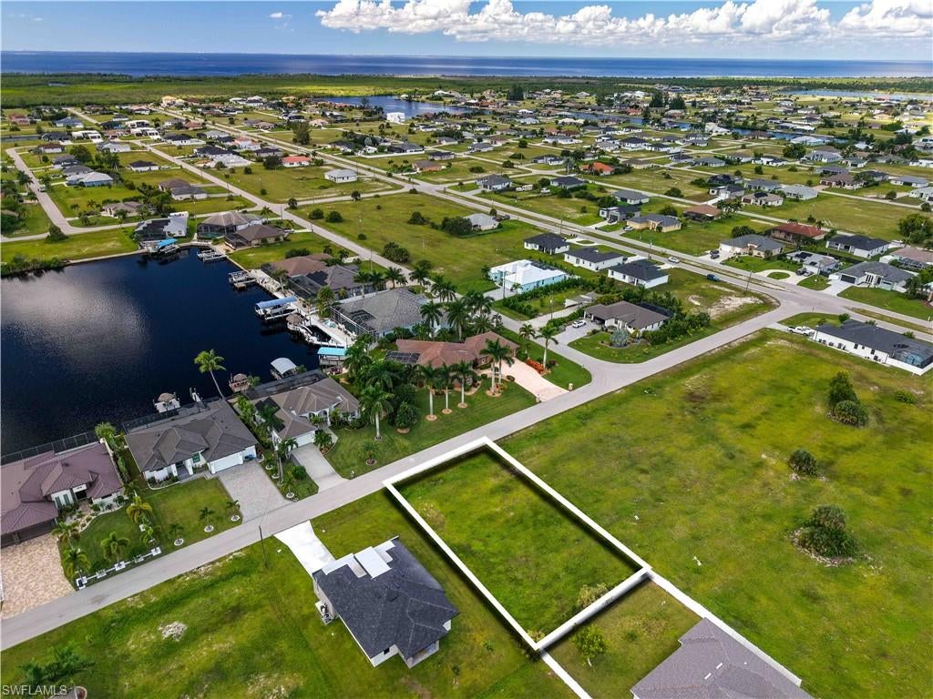 CAPE CORAL - Land