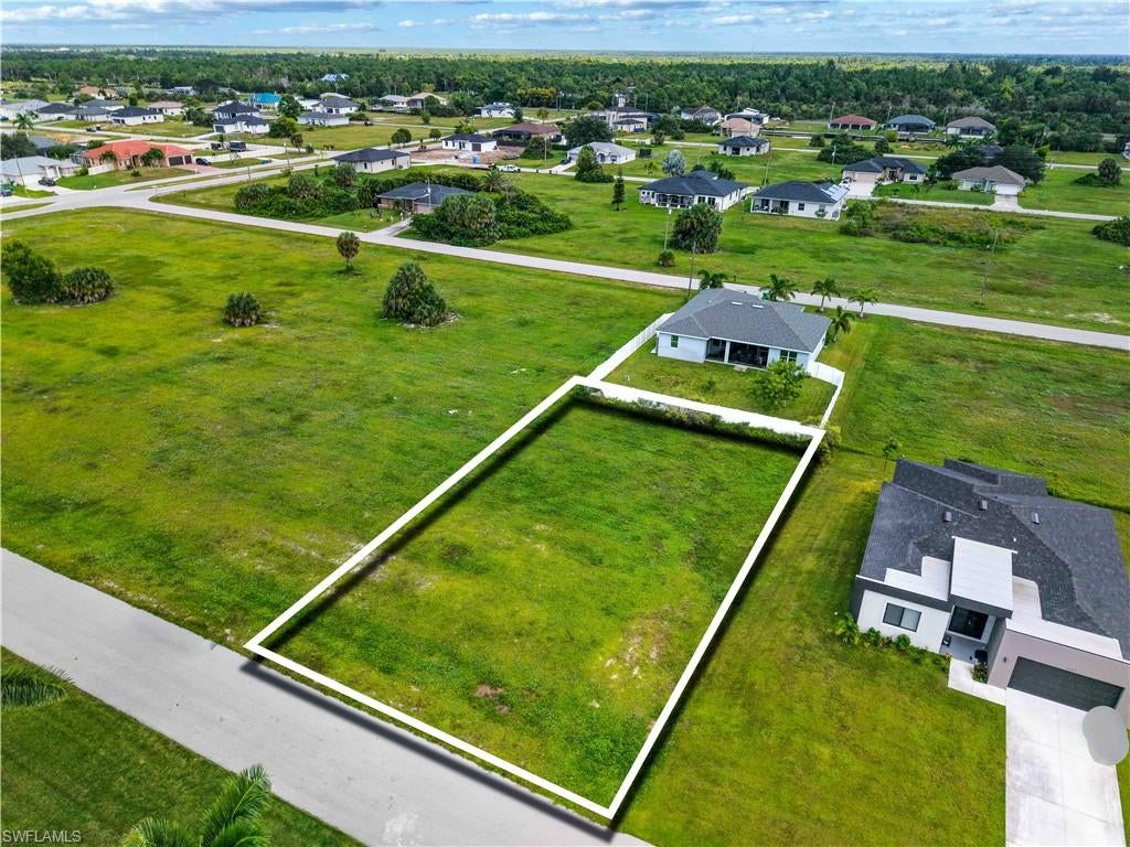CAPE CORAL - Land