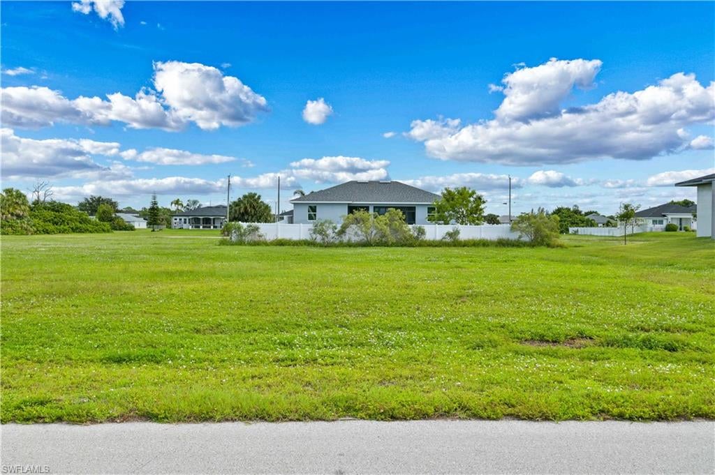 CAPE CORAL - Land