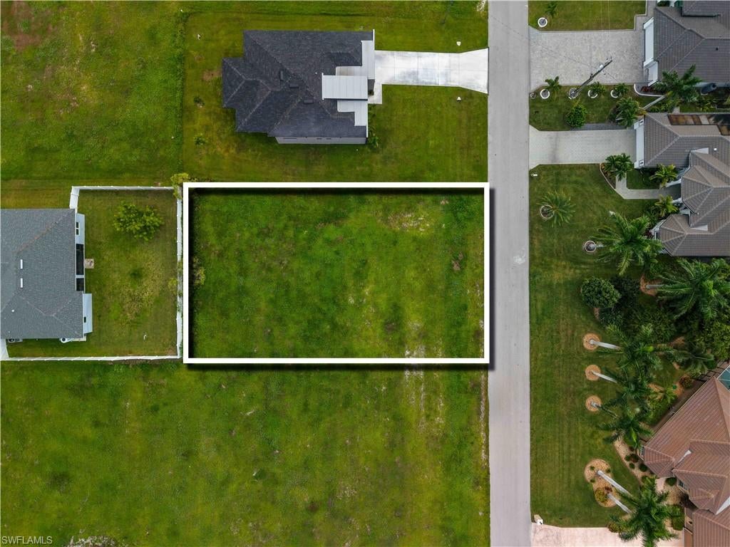 CAPE CORAL - Land