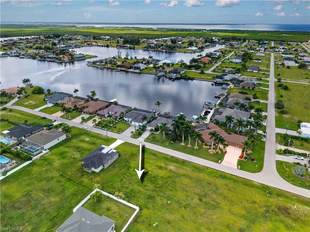 CAPE CORAL - Land