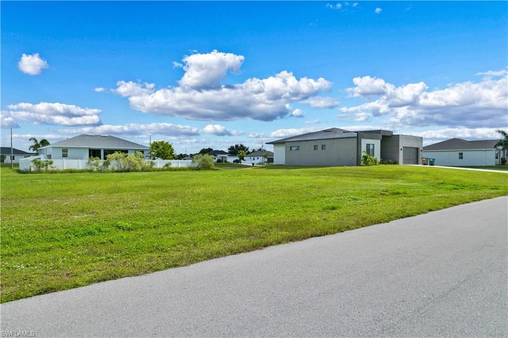 CAPE CORAL - Land