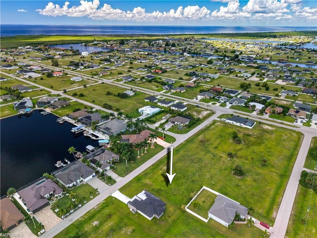 CAPE CORAL - Land