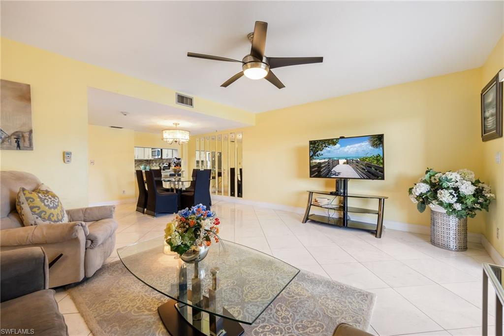 ROYAL PELICAN TOWNHOUSE - Residential