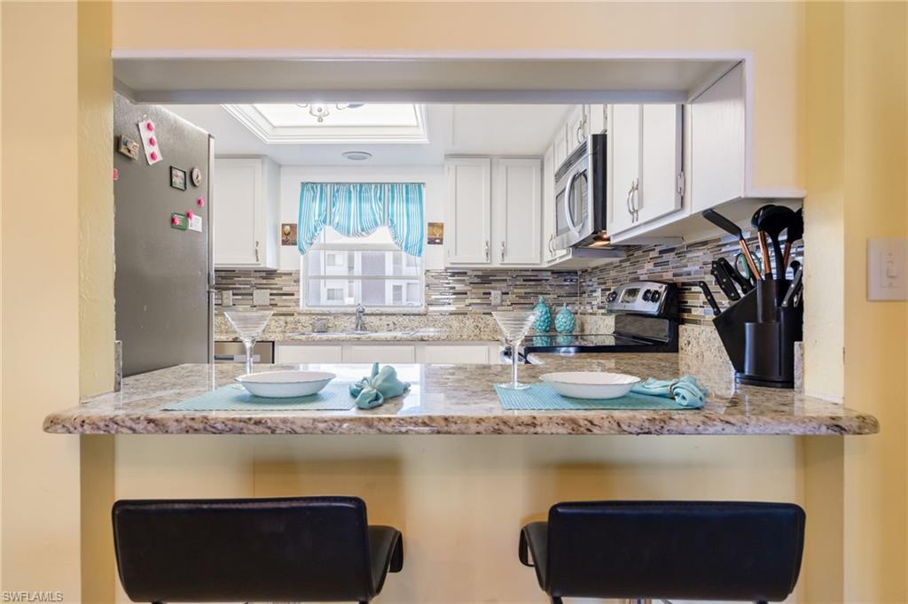 ROYAL PELICAN TOWNHOUSE - Residential