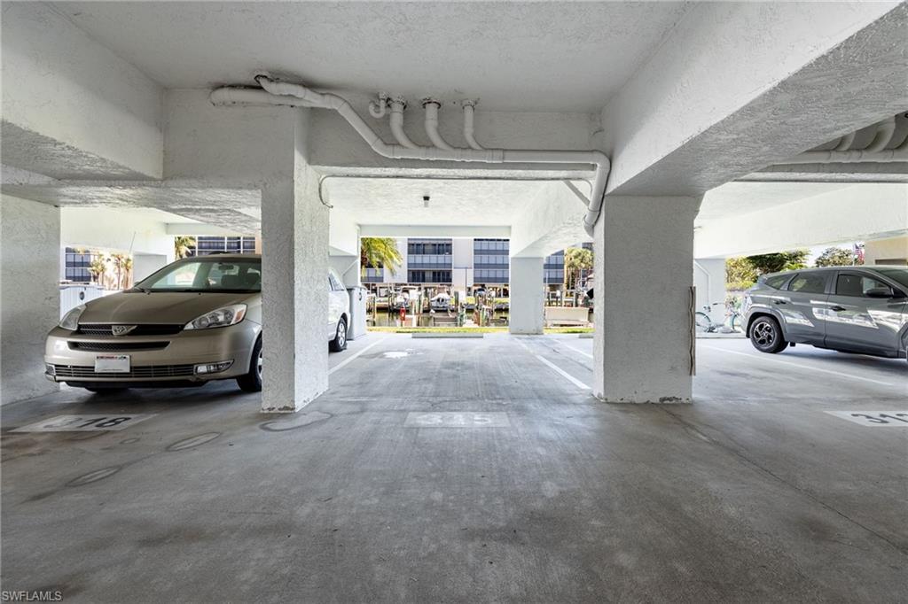 ROYAL PELICAN TOWNHOUSE - Residential