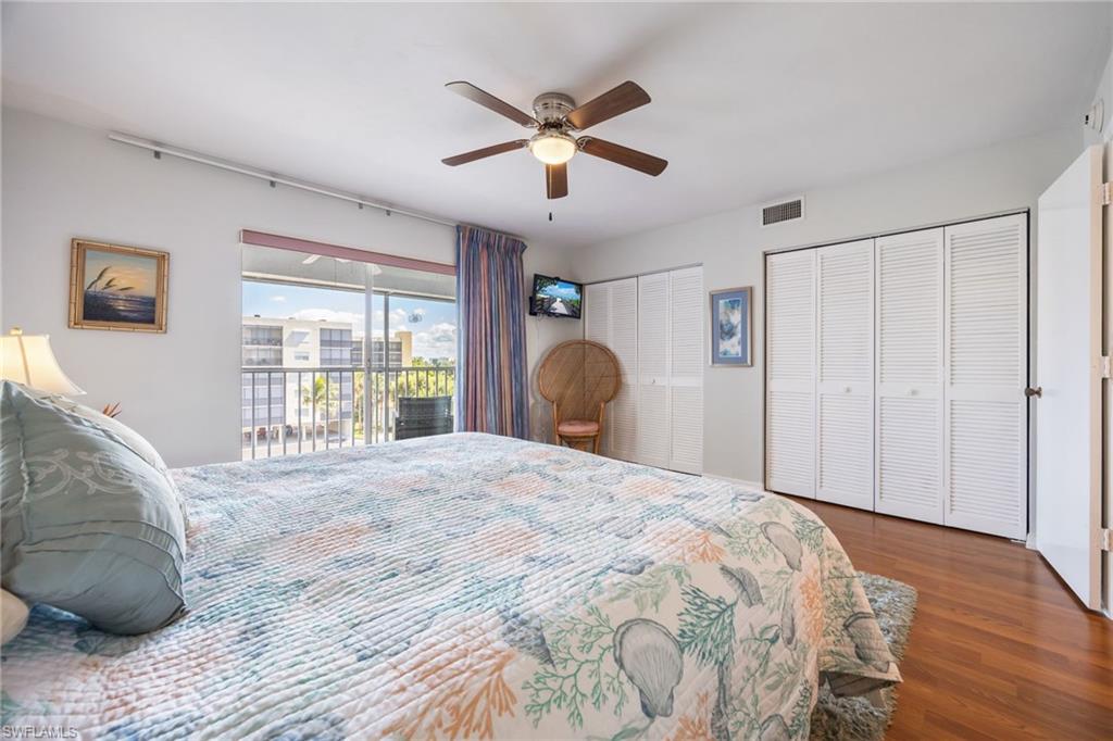 ROYAL PELICAN TOWNHOUSE - Residential