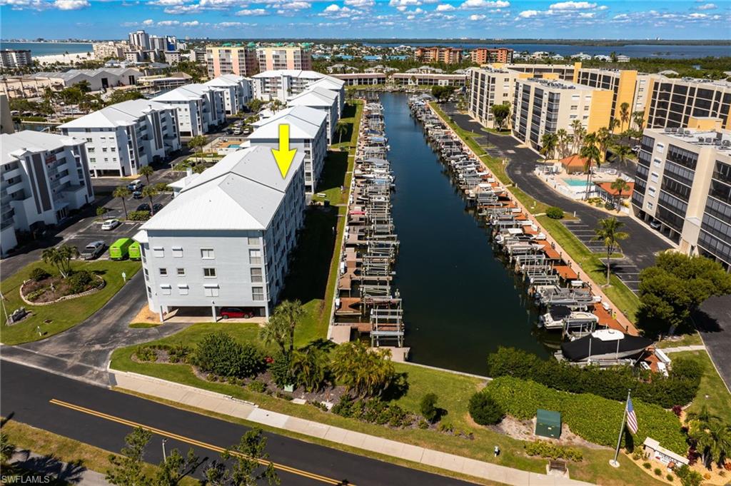 ROYAL PELICAN TOWNHOUSE - Residential