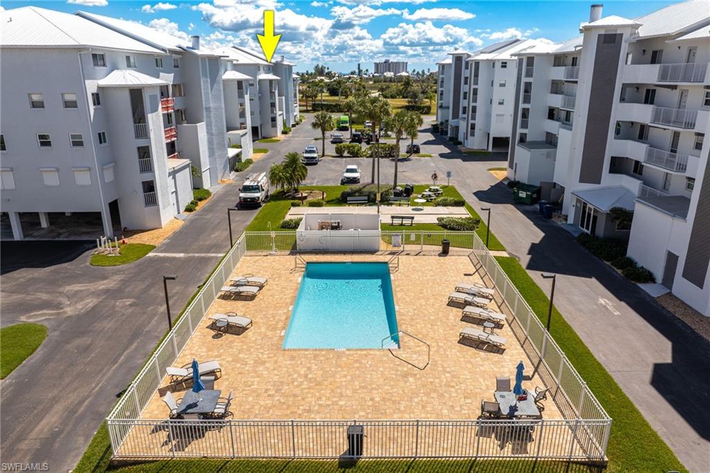 ROYAL PELICAN TOWNHOUSE - Residential