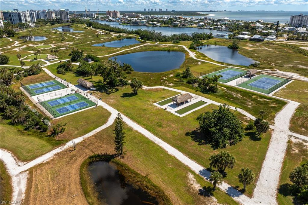 ROYAL PELICAN TOWNHOUSE - Residential