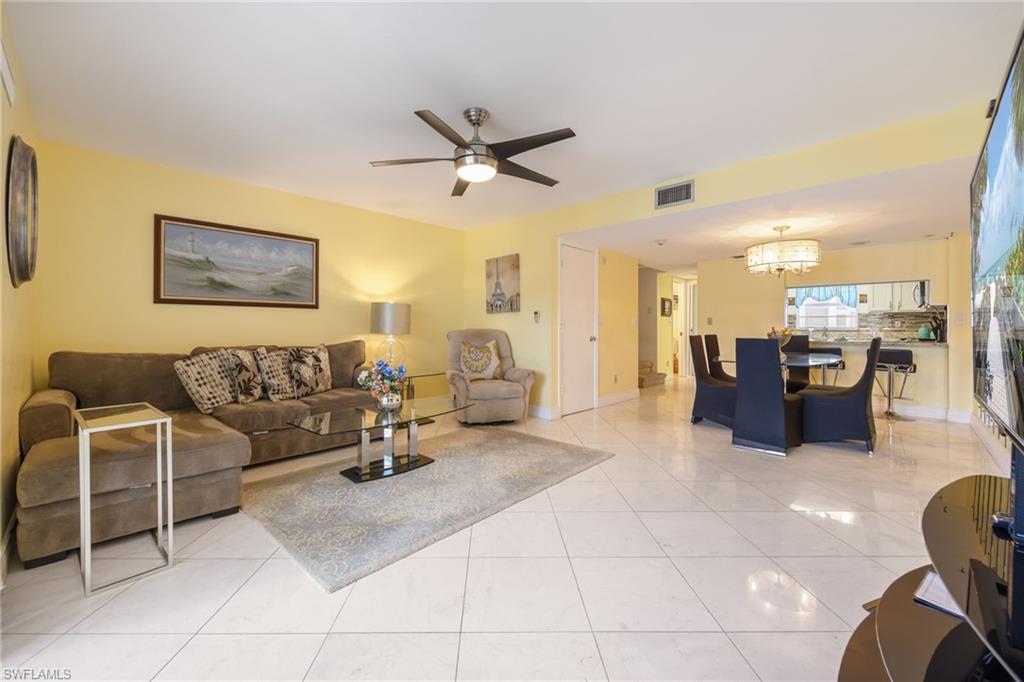 ROYAL PELICAN TOWNHOUSE - Residential