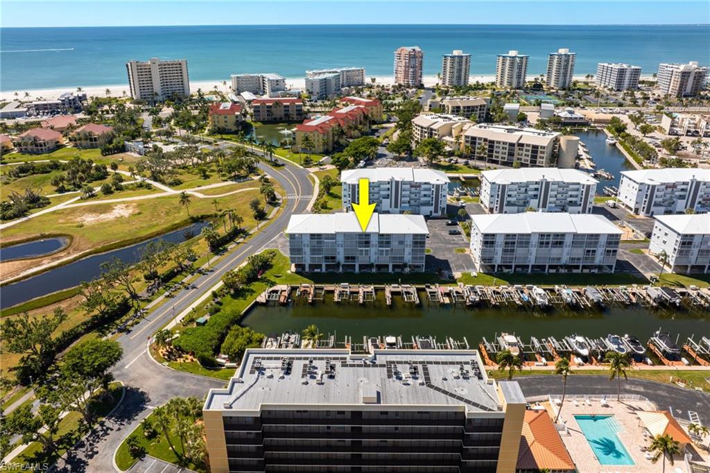ROYAL PELICAN TOWNHOUSE - Residential