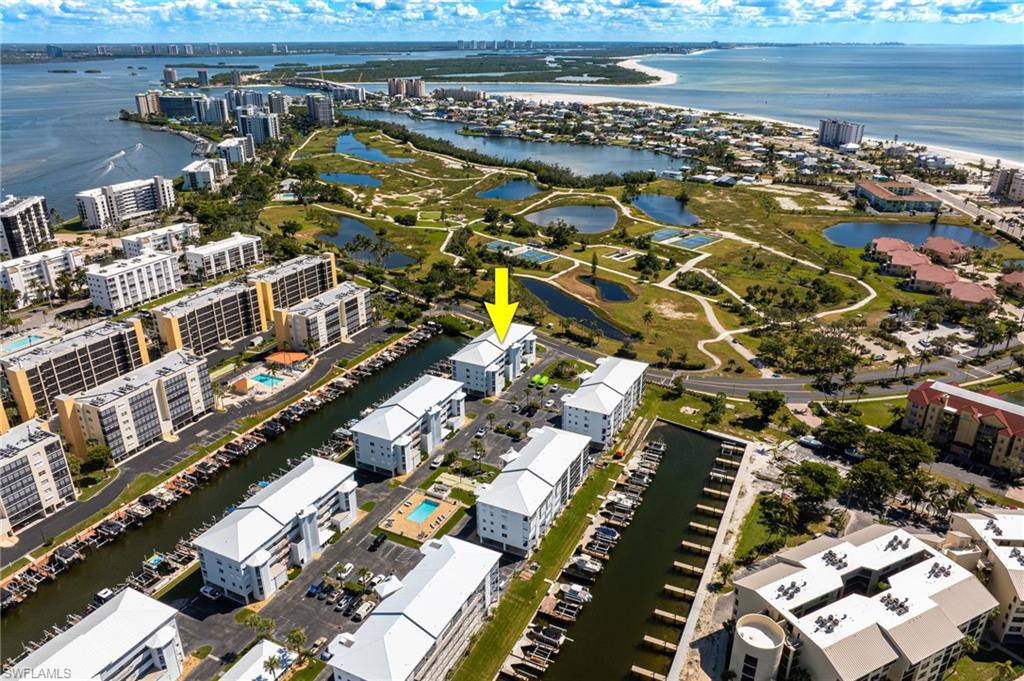 ROYAL PELICAN TOWNHOUSE - Residential