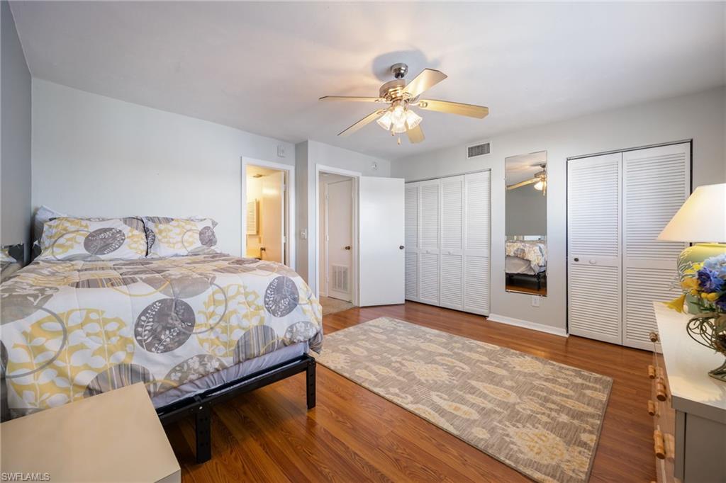 ROYAL PELICAN TOWNHOUSE - Residential