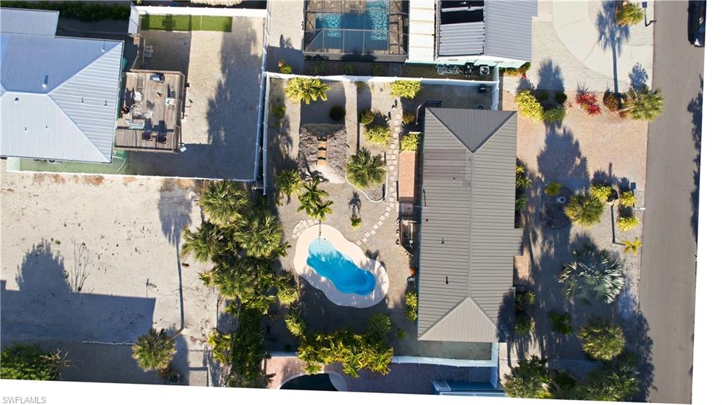HOLIDAY SHORES - Residential