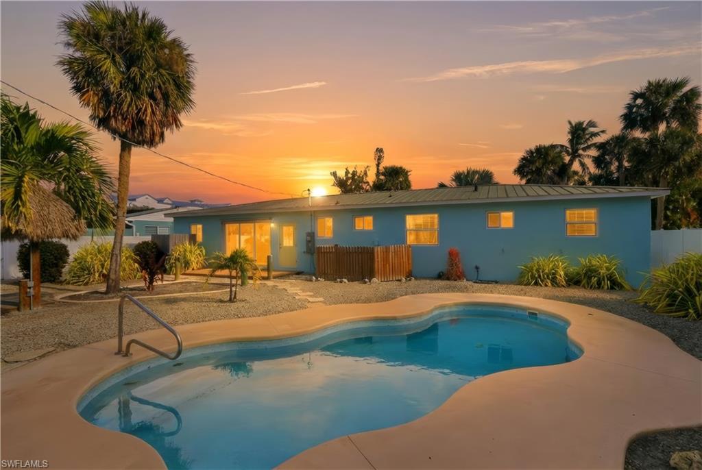HOLIDAY SHORES - Residential
