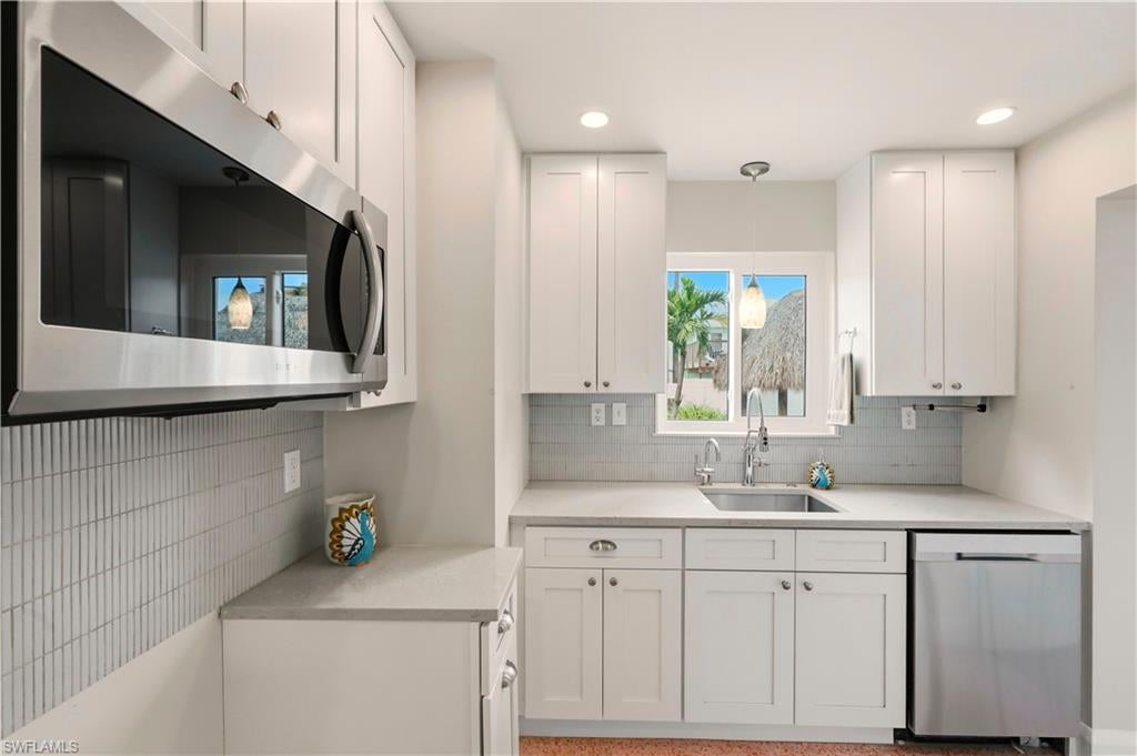 HOLIDAY SHORES - Residential