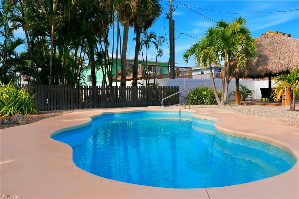 HOLIDAY SHORES - Residential