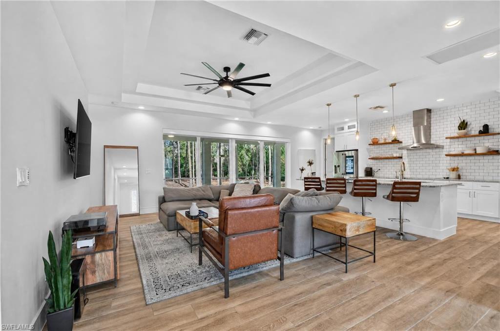 SAN CARLOS ESTATES - Residential