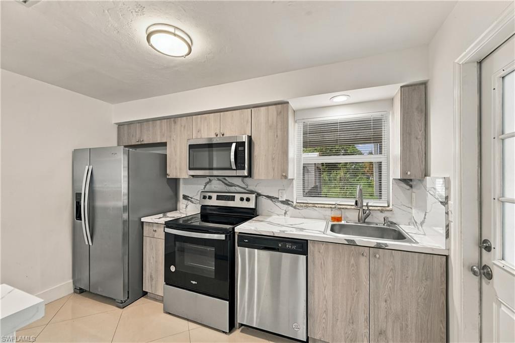 CAPE CORAL - Residential Income