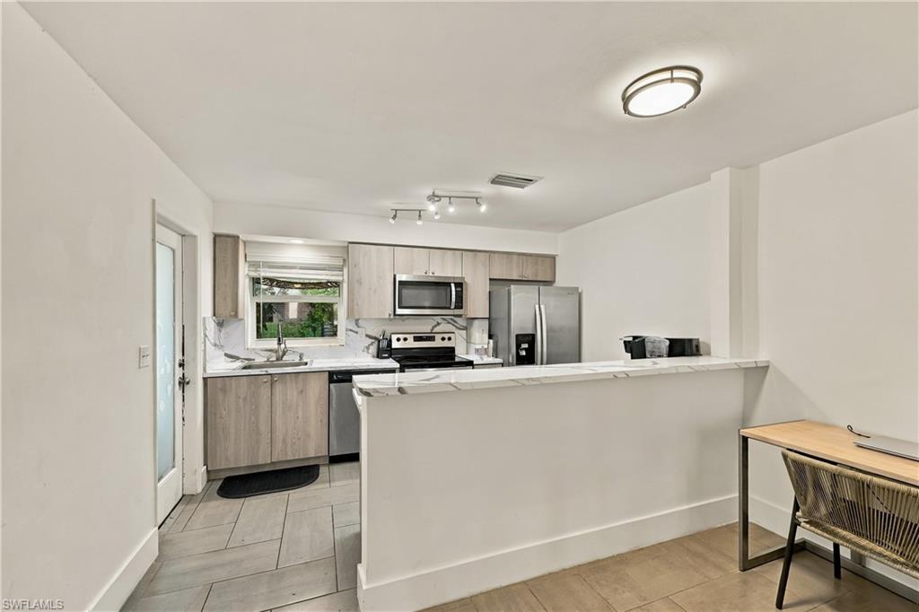 CAPE CORAL - Residential Income