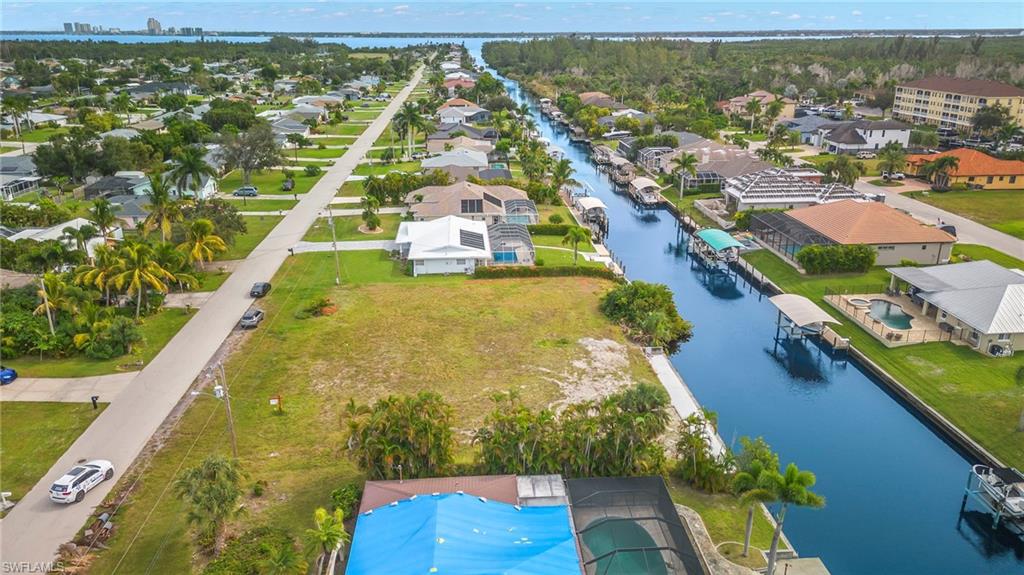 CAPE CORAL - Land