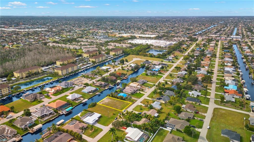 CAPE CORAL - Land